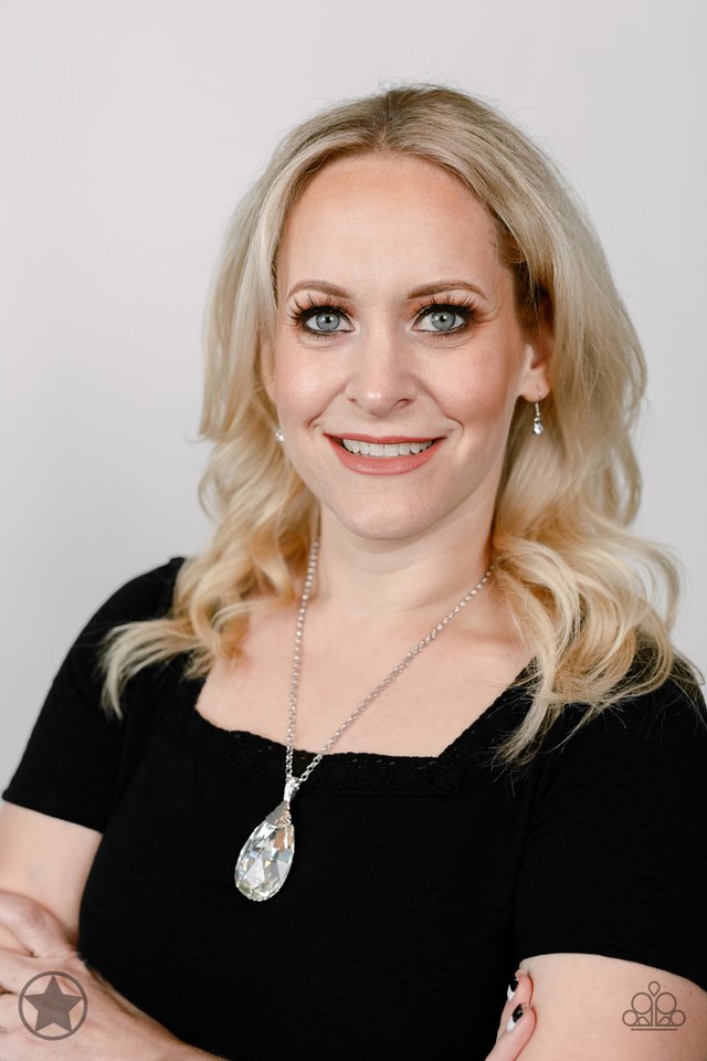 Spellblinding Sparkle - White Necklace