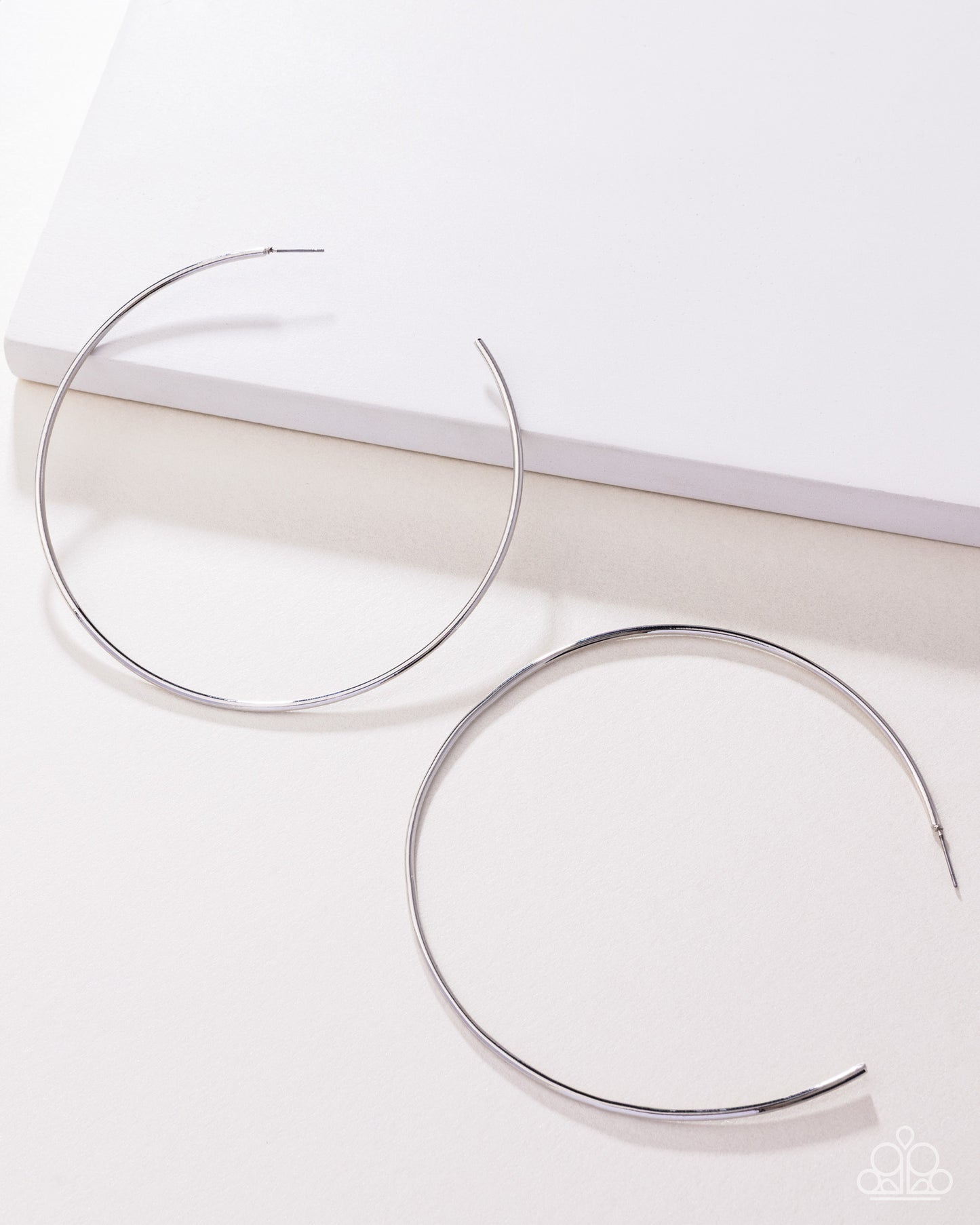 Colossal Couture - Silver Earring