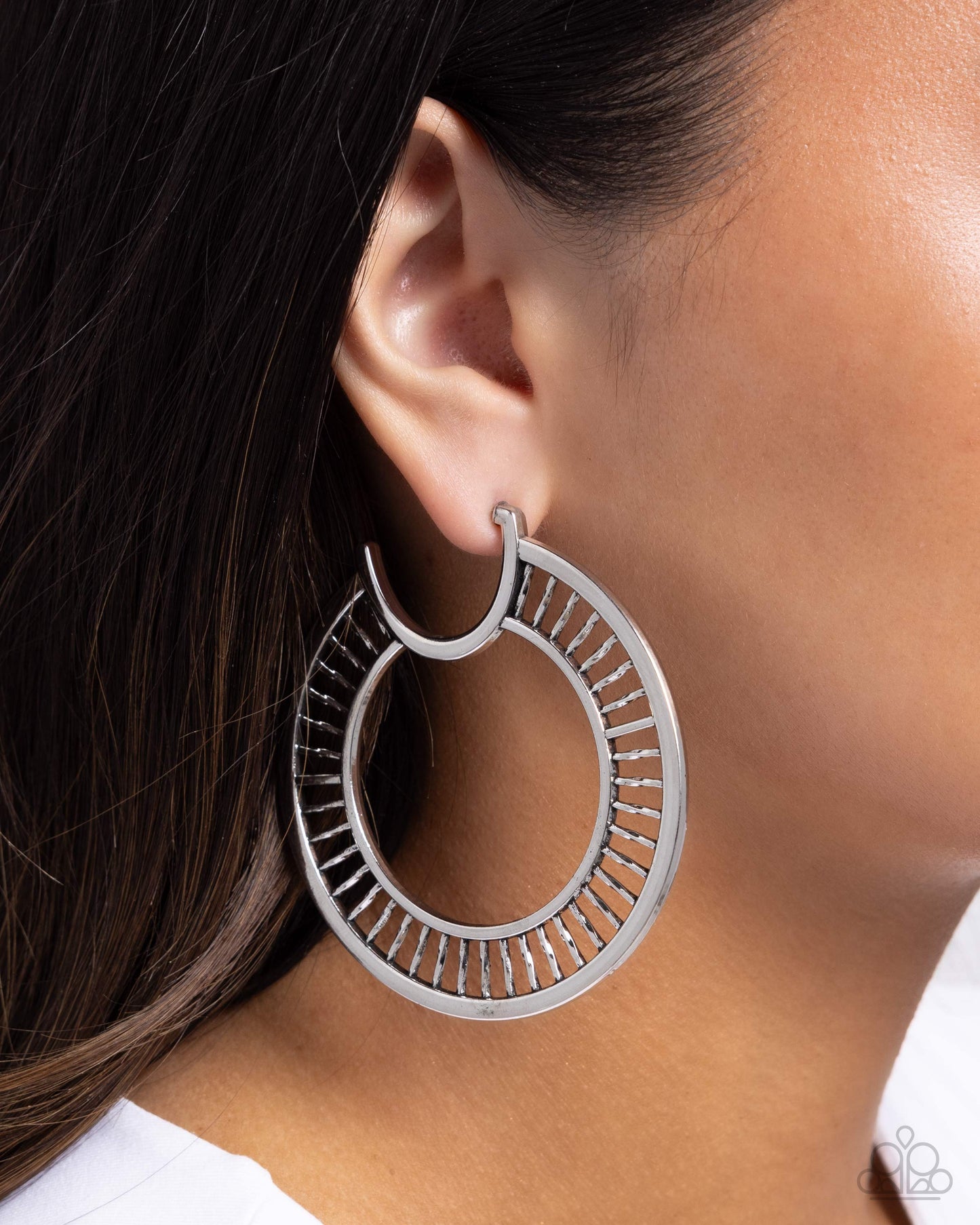 Set the Scene - Silver Earring