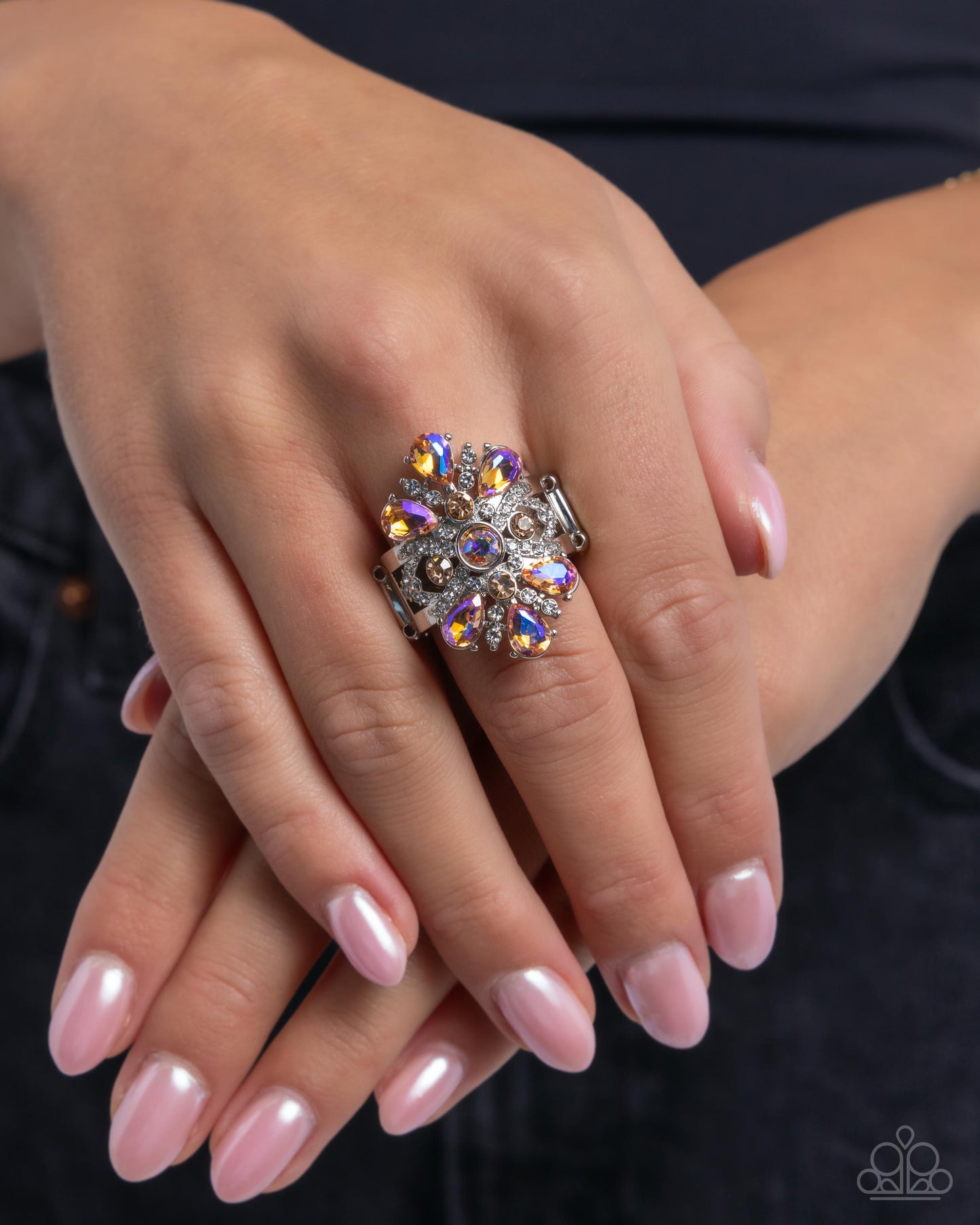 Pronged Panorama - Orange Ring