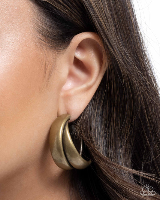 Restless Radiance - Brass Earring