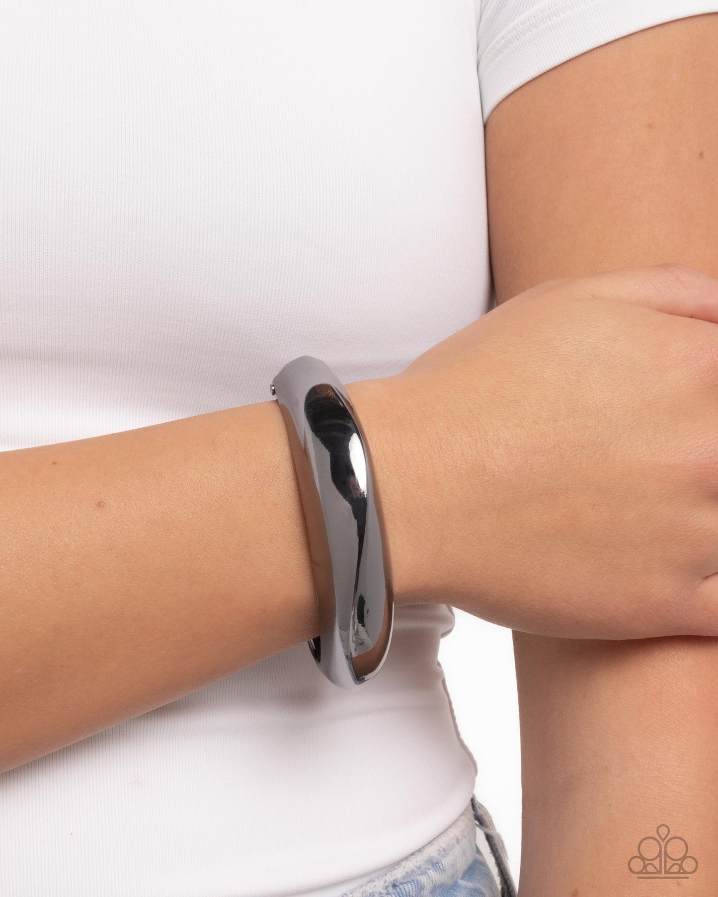 Sleek Sojourn - Black Bracelet