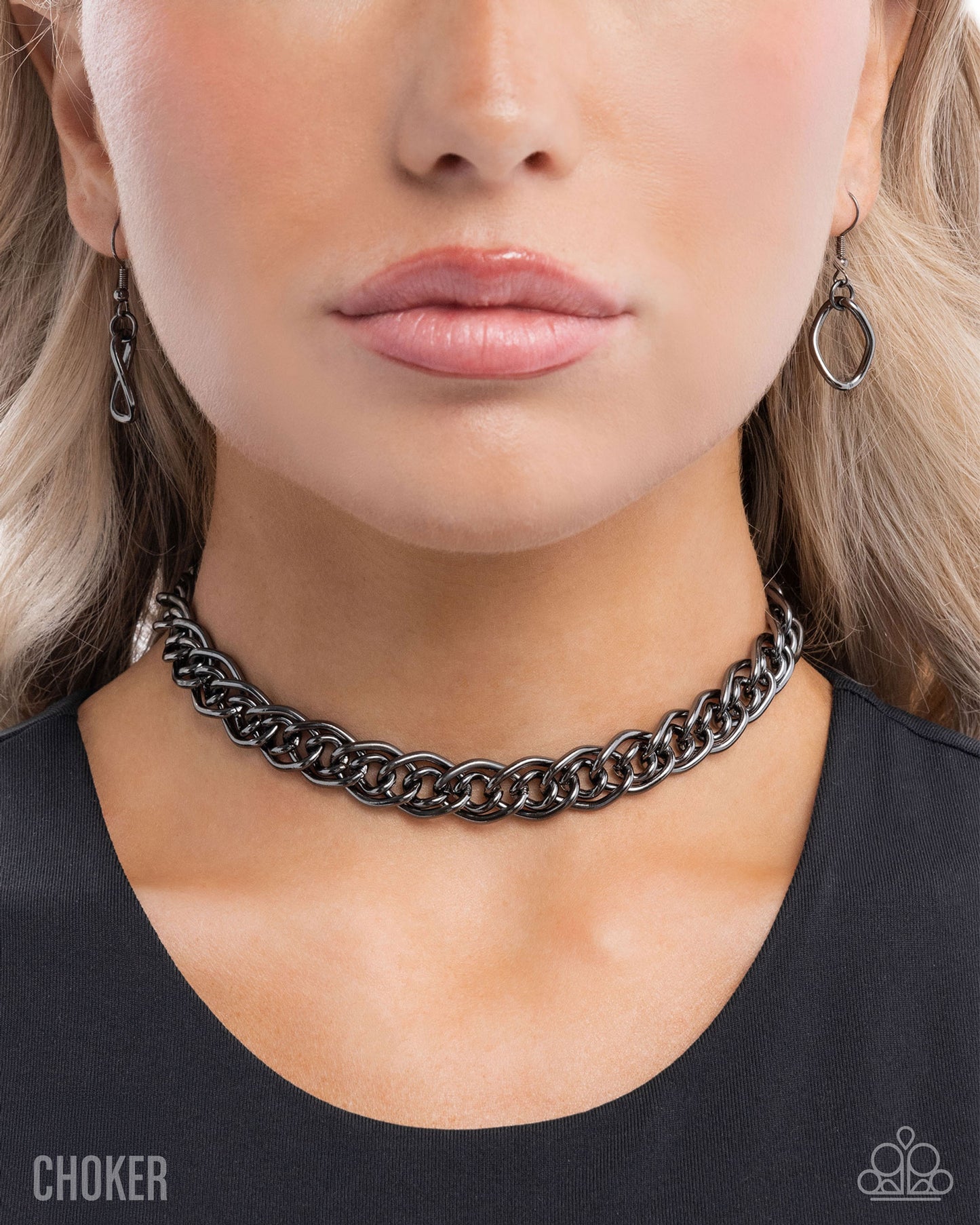Lustrous Links - Black Necklace