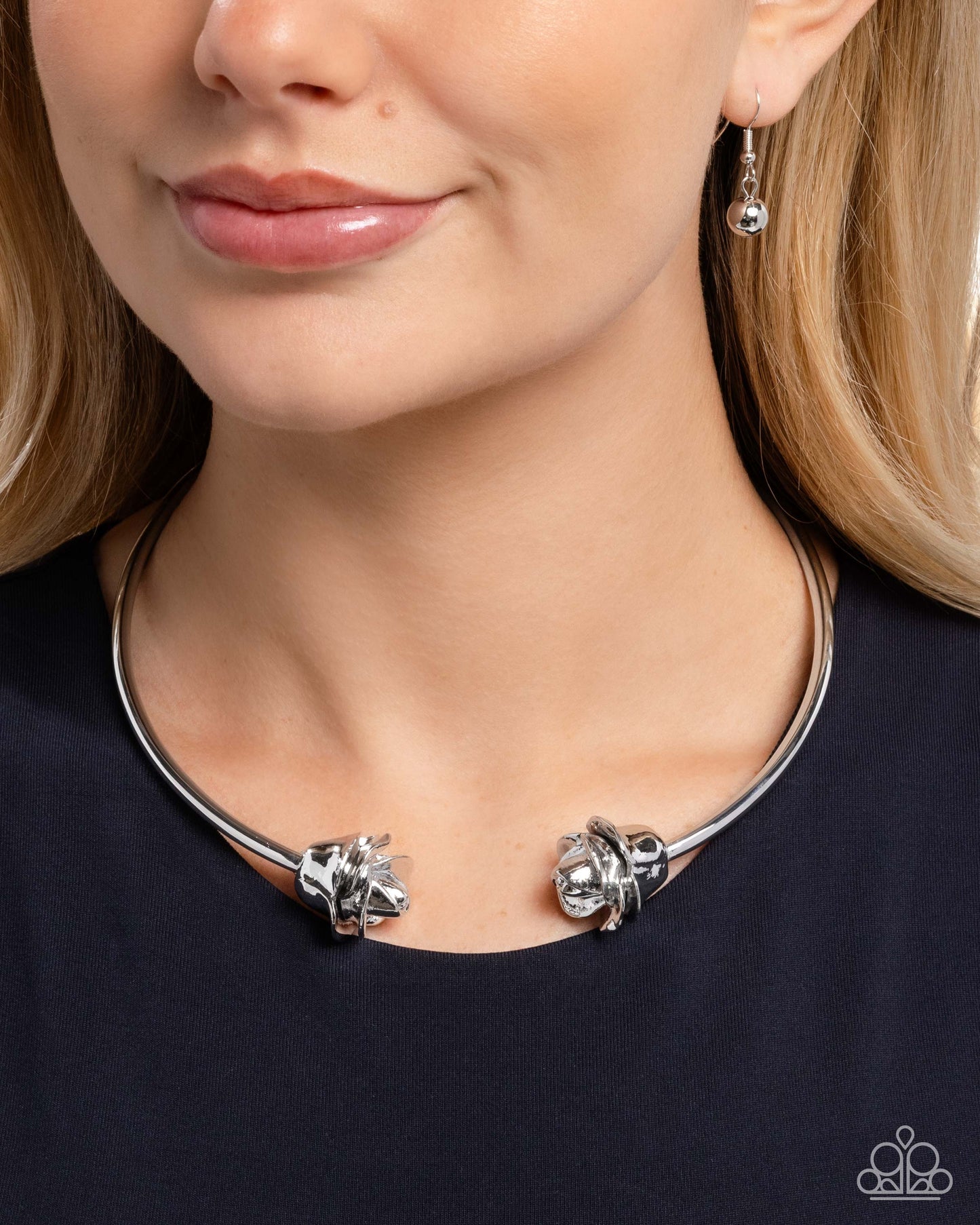 Rosy Radius - Silver Necklace