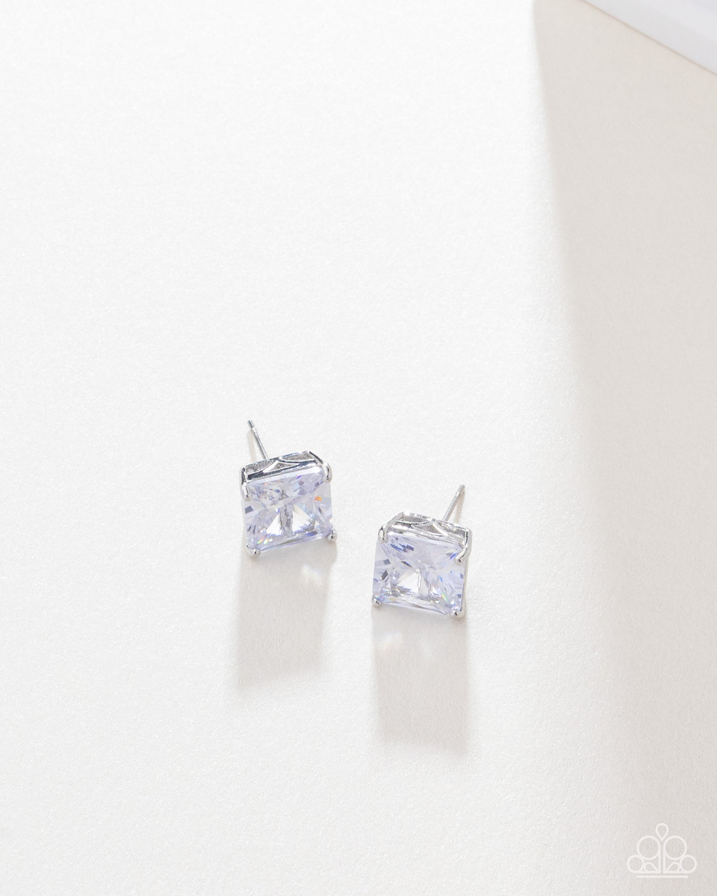 GLOW Time - White Earring