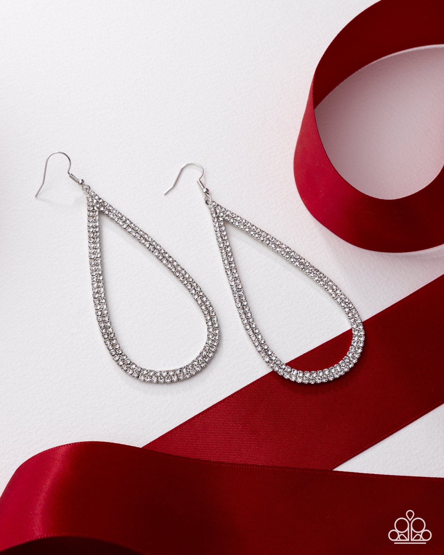 Traditional Twinkle - White Earring