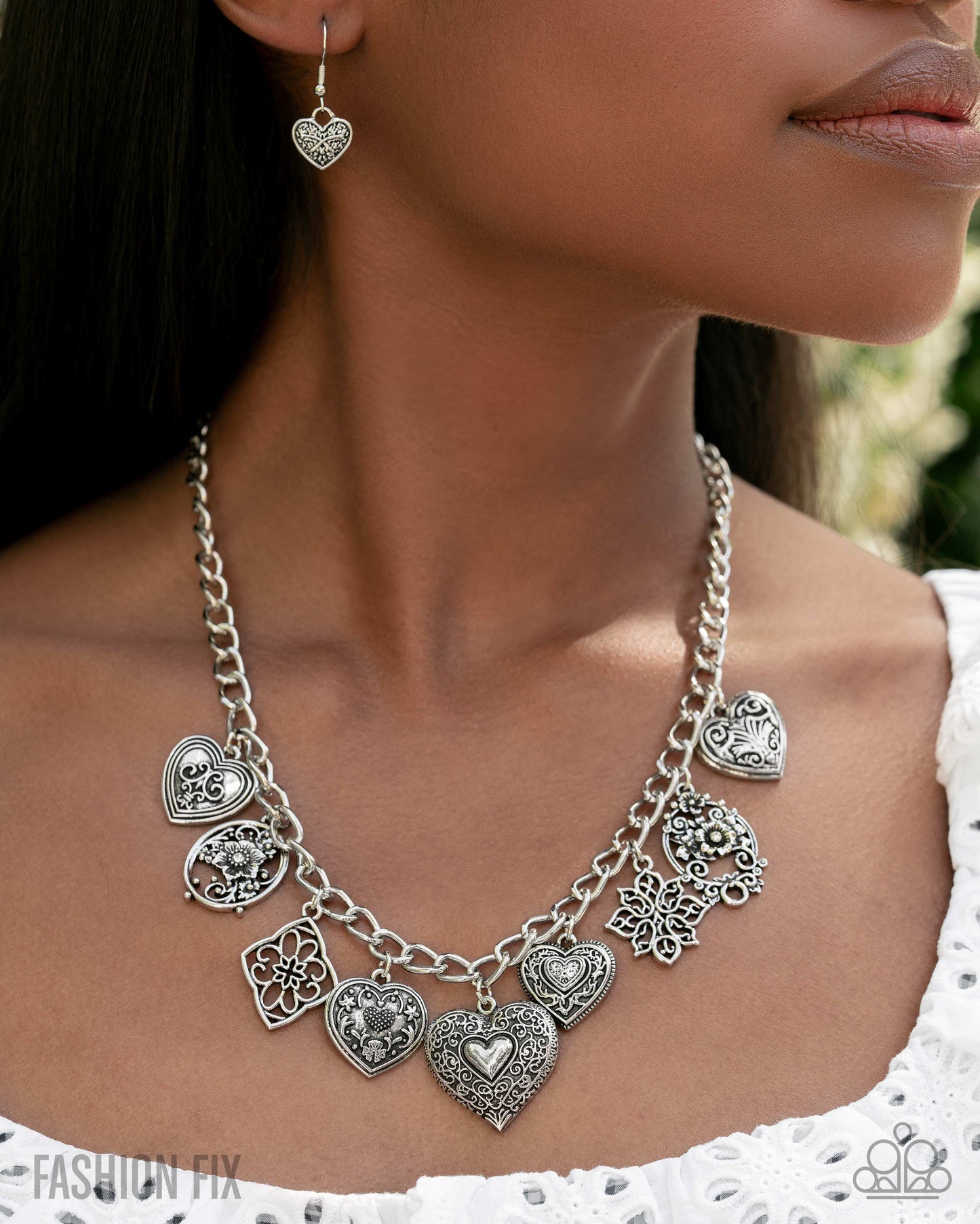 Vintage Showdown - Silver Necklace