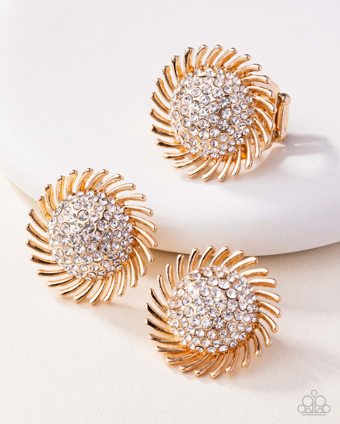 Strategic Show - Gold Earring & Ring Set