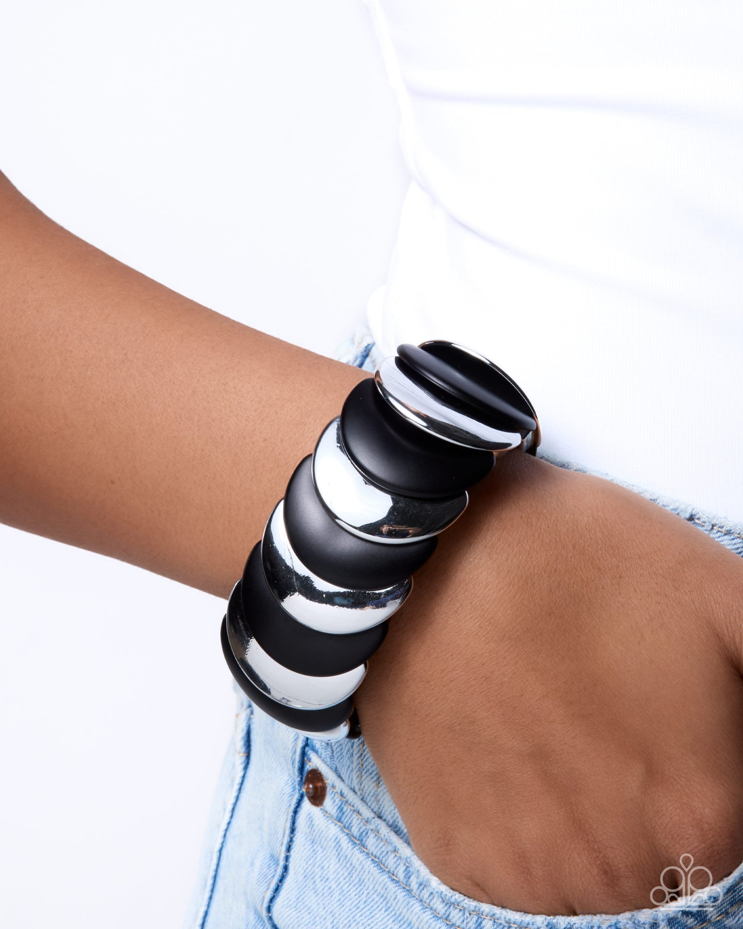Sleek Surprise - Black Bracelet