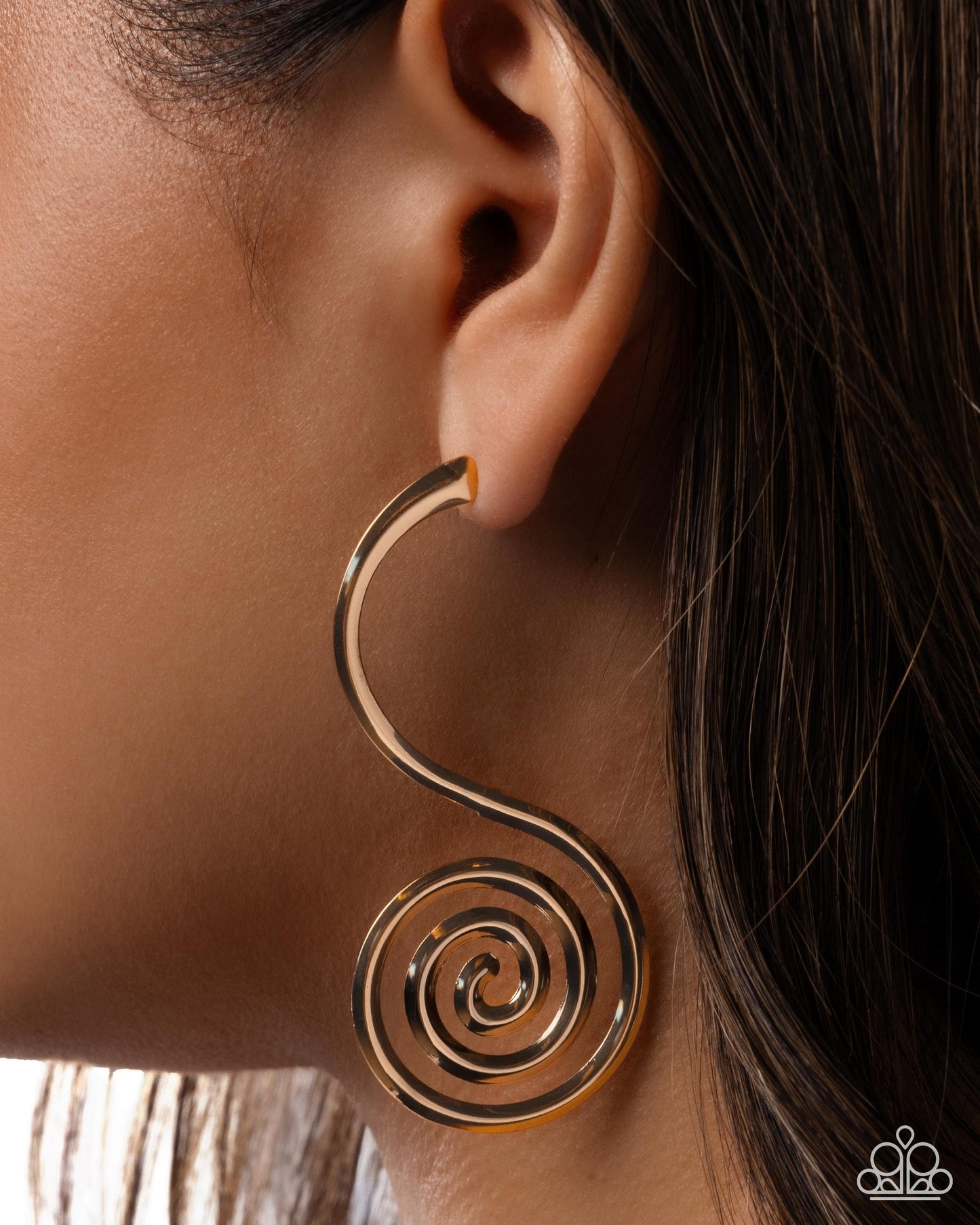 Spiral Showcase - Gold Earring