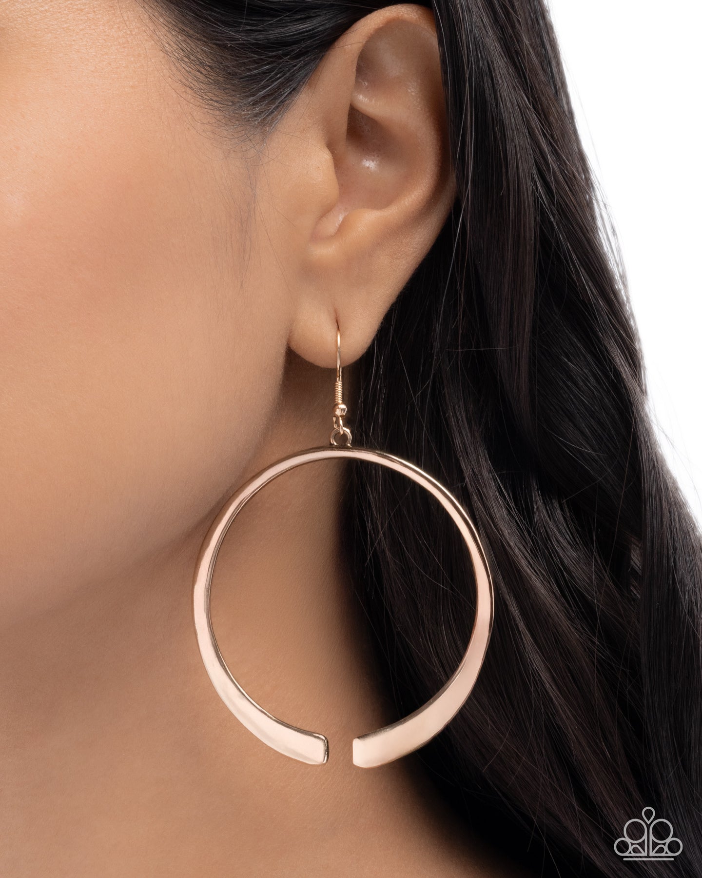 Separated Showcase - Gold Earring