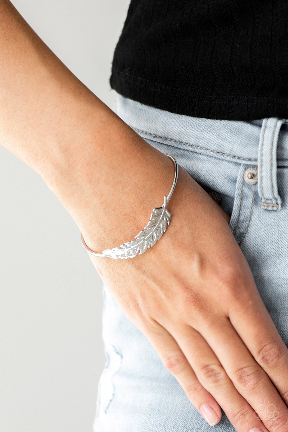 How Do You Like This FEATHER - Silver Bracelet
