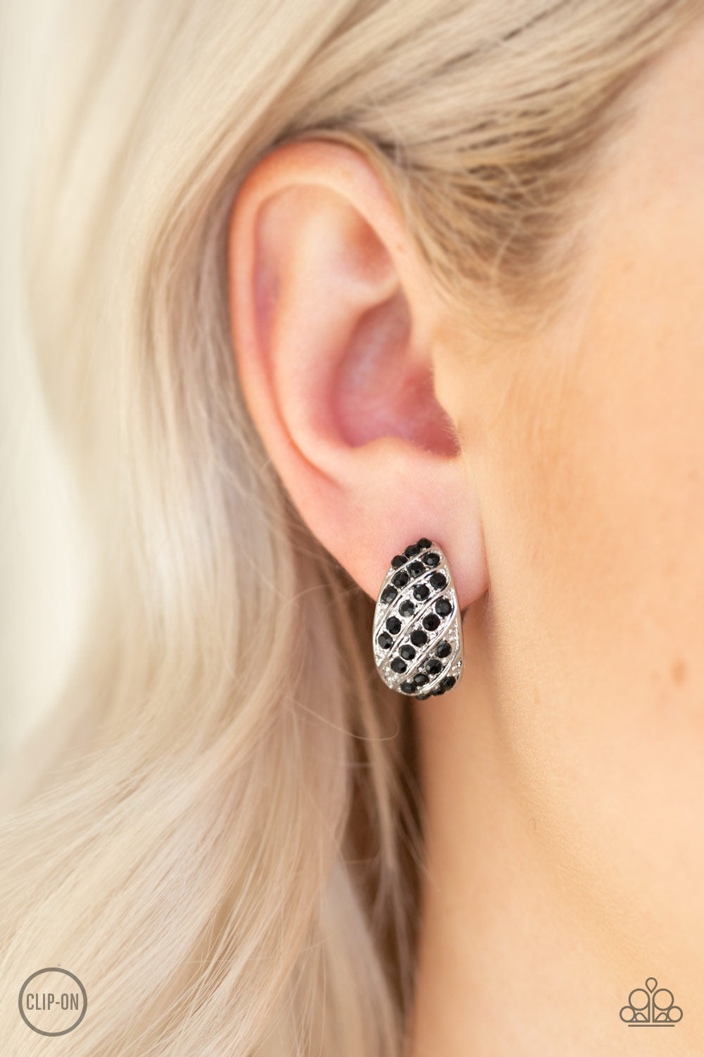 Sparkling Shells - Black Earring