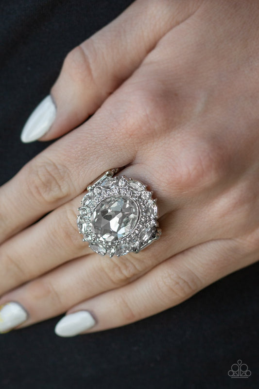 White Show Glam Ring