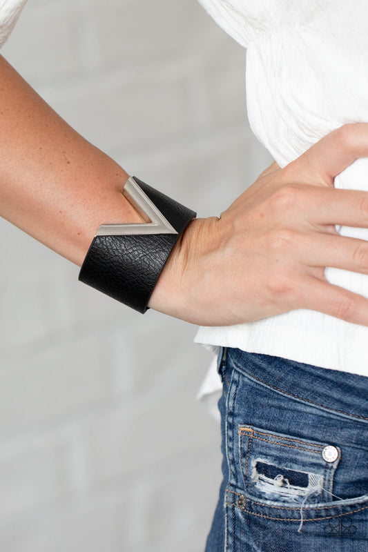 Claws Out - Black Bracelet