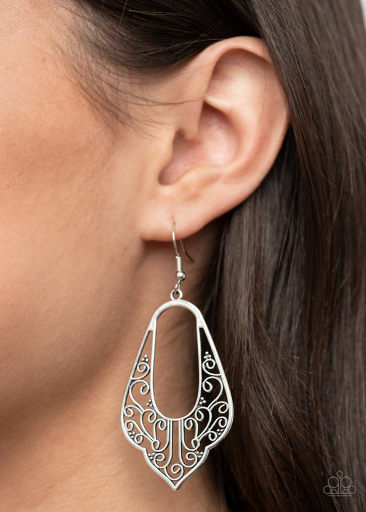 Grapevine Glamour - Silver Earring