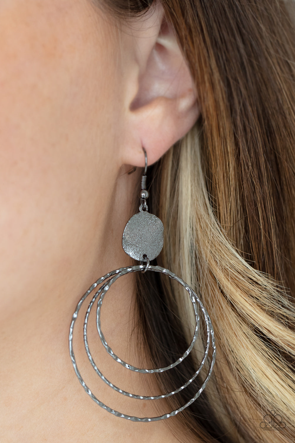 Universal Rehearsal - Black Earring